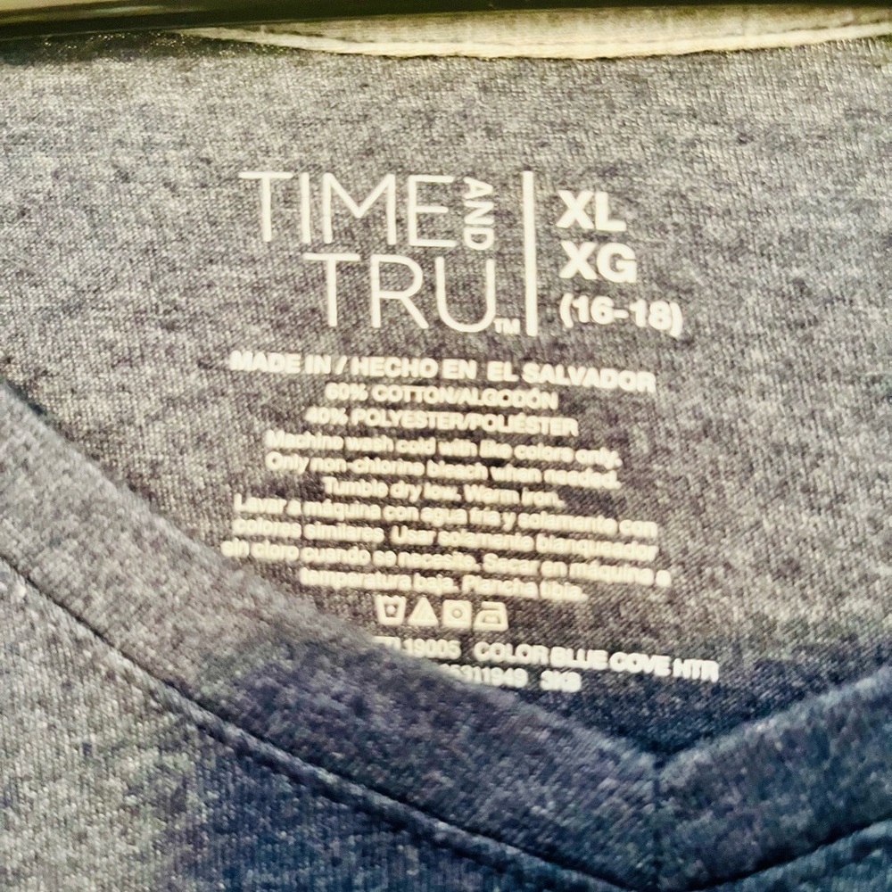 Time and Tru XL blue t shirt